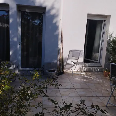 Entier Avec Terrasse Apartment